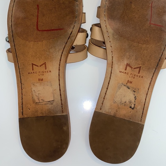 PAVA STUDDED FLAT SANDAL MARC FISHER LTD - Picture 4 of 4